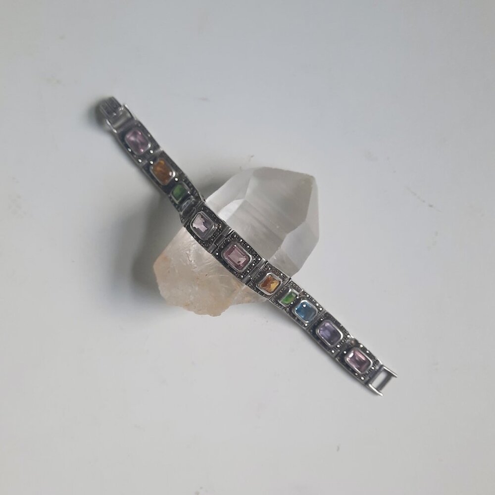 Sparkle in this Gemstone bracelet